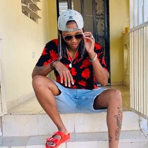 Meet your Posher, Tashon